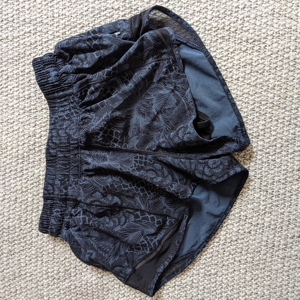 Lululemon Hotty Hot Short